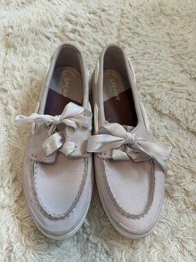 Sperry Blush Ribbon-Tie Boat shoes/ Loafers